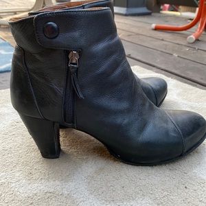 Gentle Souls black booties